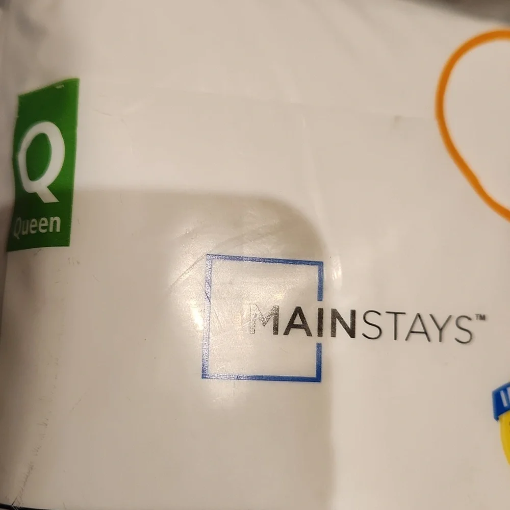 NWT Mainstays Queen Waterproof Zippered Vinyl Mattress Protector